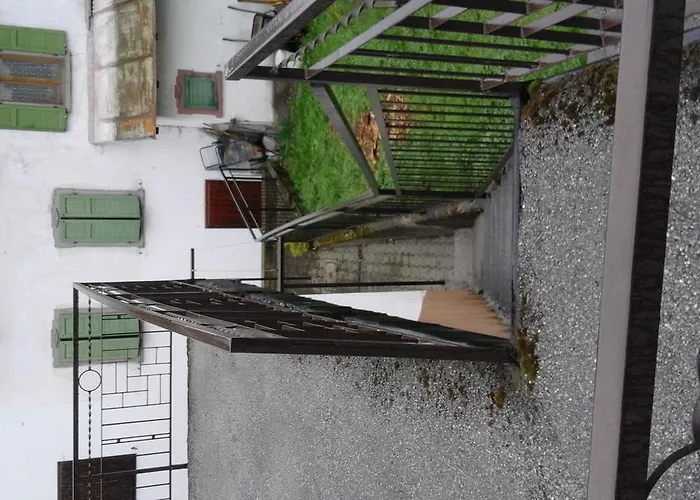 アパート Via Ravina